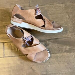 Merrell Roam Cross Soft Leather Boho Sandals Tan Women’s Size 8